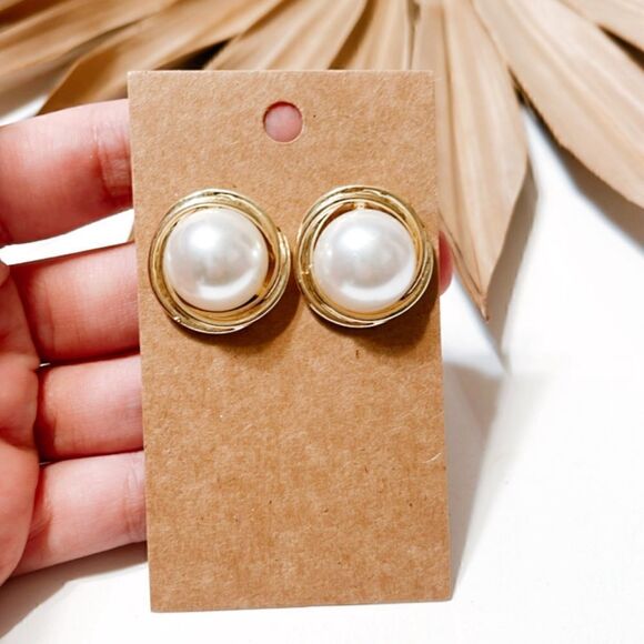 Pearl stud earrings S435 - Picture 1 of 4